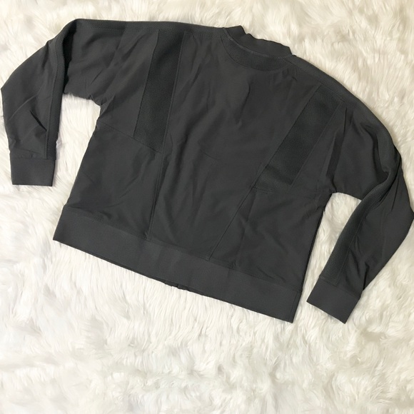 Under Armour Mixed Media Woven Bomber NWT - Picture 5 of 5